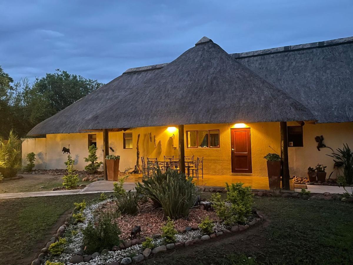 Stunning Mountain Views From A 3-Bedroom Home With Pool Hoedspruit Eksteriør bilde