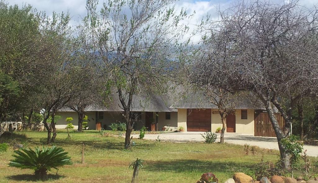 Stunning Mountain Views From A 3-Bedroom Home With Pool Hoedspruit Rom bilde